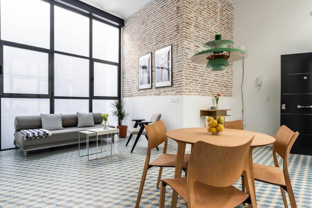 Apartament Pop Art, Alameda De Hercules,loft Casco Antiguo *