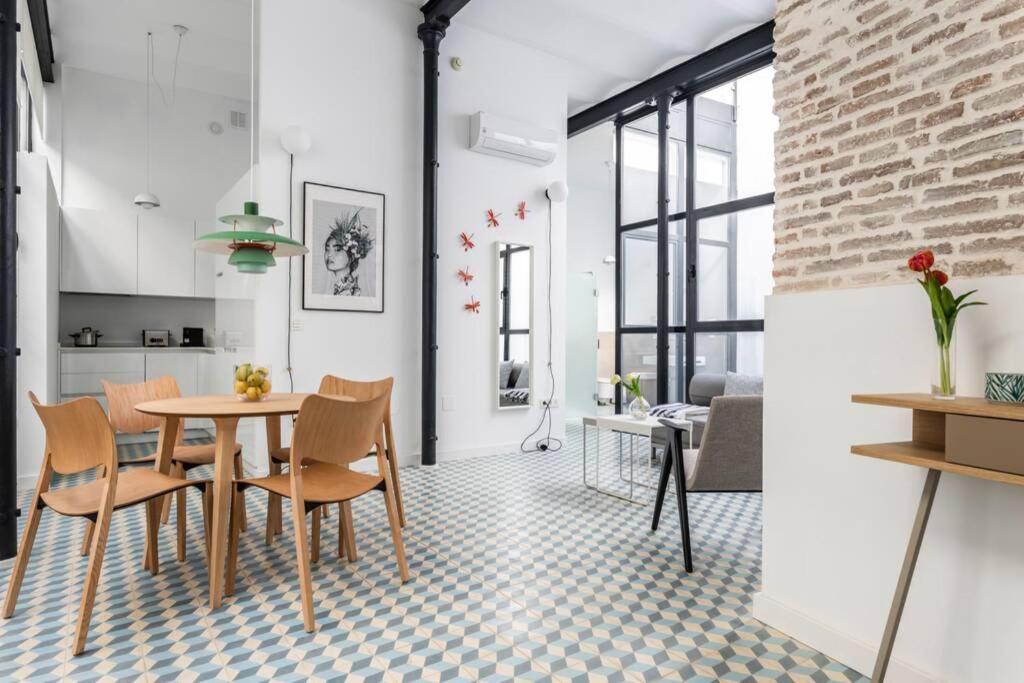 Apartament Pop Art, Alameda De Hercules,loft Casco Antiguo *